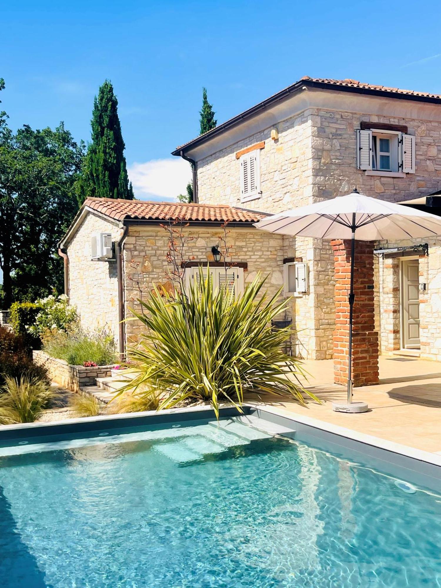 Villa Melissa - Istrisches Steinhaus Mit Pool In Guter Lage Sveti Lovreč Pazenatički المظهر الخارجي الصورة